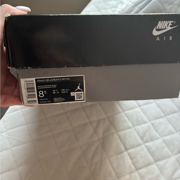 Women’s retro Jordan 8s size 8.5 - Picture 2 of 5